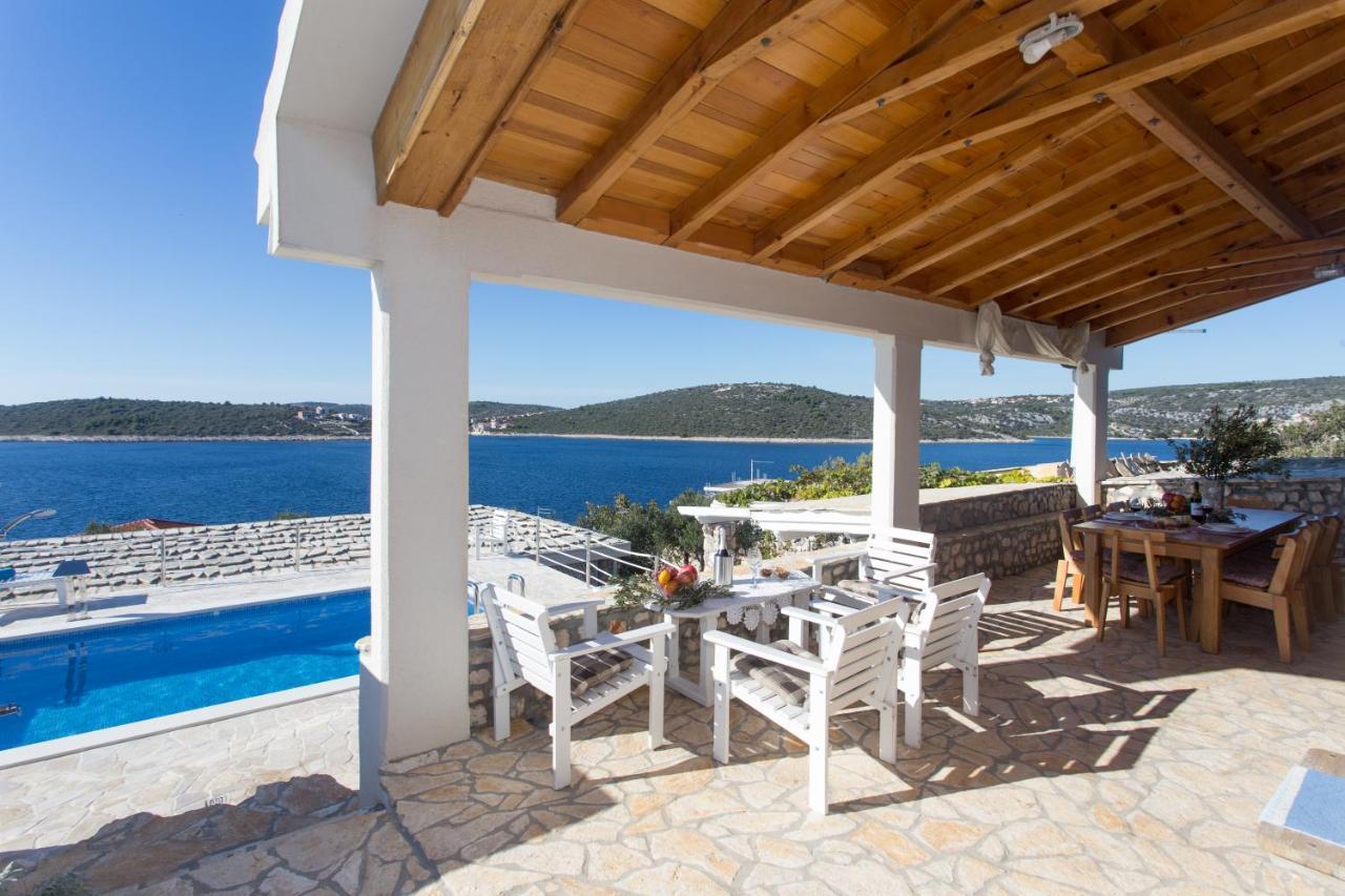 Villa, Stone House With Swimming Pool & Sauna, Beach, Sevid Exterior photo
