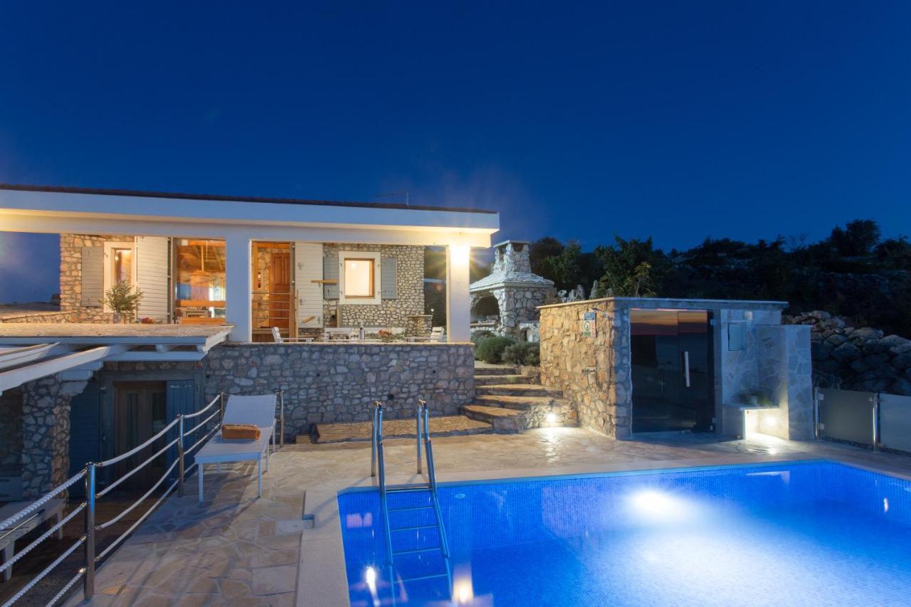 Villa, Stone House With Swimming Pool & Sauna, Beach, Sevid Exterior photo