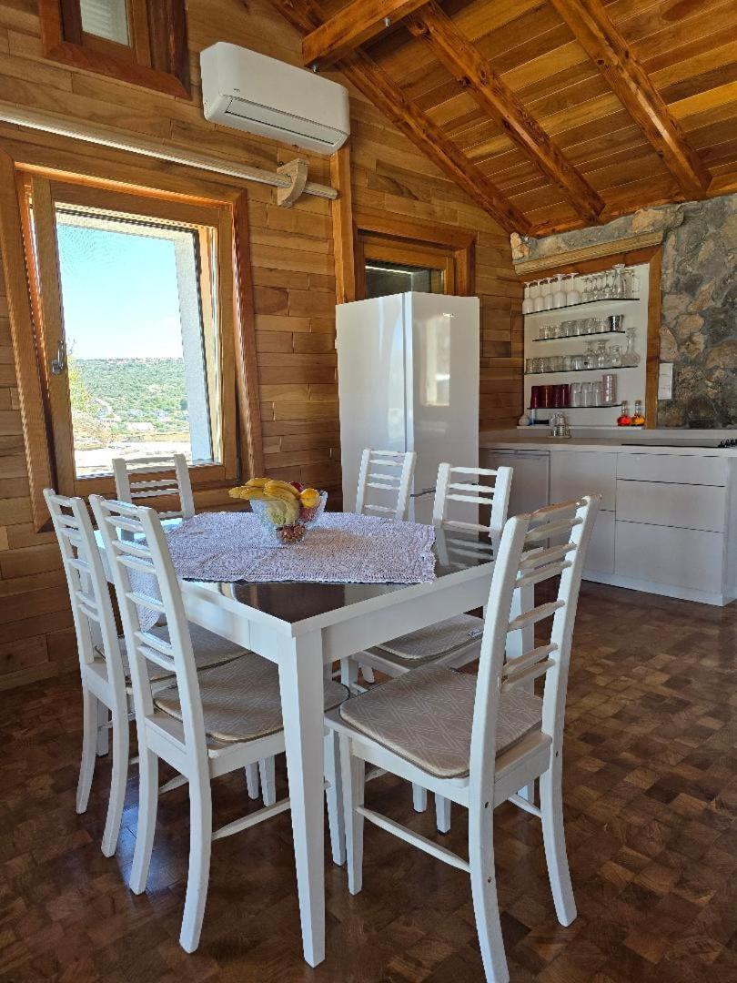 Villa, Stone House With Swimming Pool & Sauna, Beach, Sevid Exterior photo